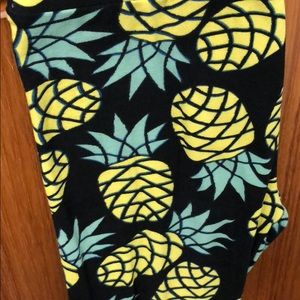 Lularoe pineapple leggings unicorn OS